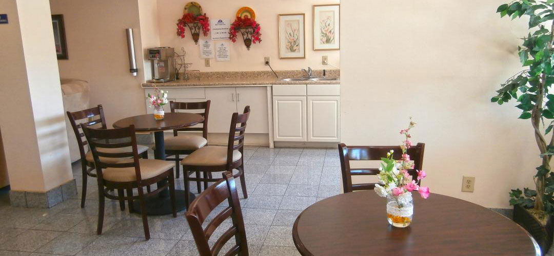 Breakfast Area Breakfast Area