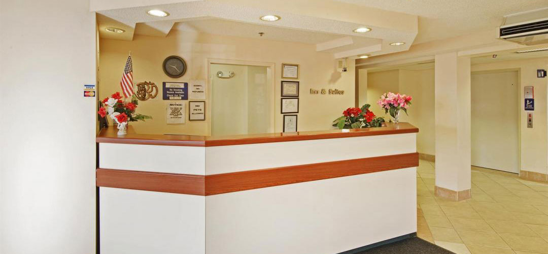 Well-Designed Check-In Area Well-Designed Check-In Area